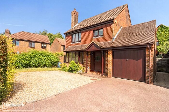 3 Bedroom Detached House For Sale In Holmes Close, Basingstoke, Hampshire, RG22