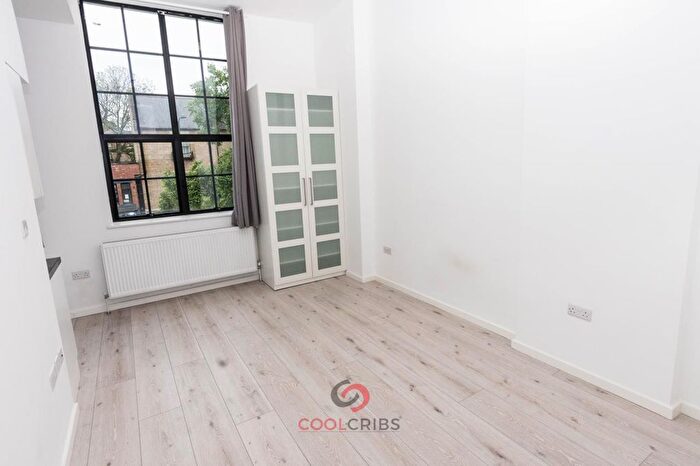 Studio To Rent In Holloway Road, Islington, N7