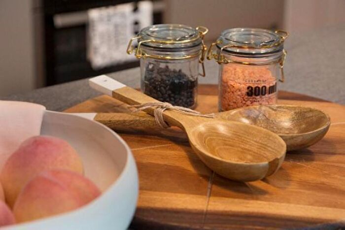 2 Bedroom Apartment To Rent In Flat Sawmill Court, Murray Street, Manchester, Greater Manchester, M4