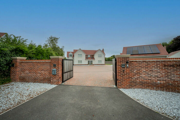 4 Bedroom Detached House To Rent In Baytree Lane, Little Clacton, CO16