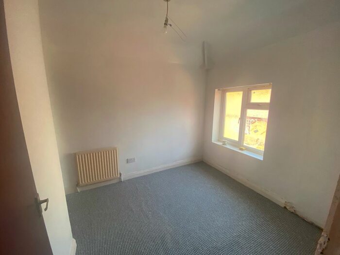 1 Bedroom Flat To Rent In Field Road, Bloxwich, Walsall, WS3