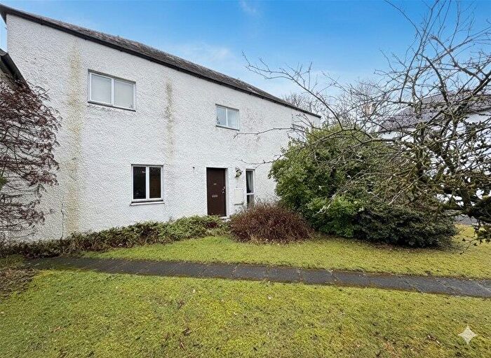 3 Bedroom Flat For Sale In The Square, Achnaba, PA31