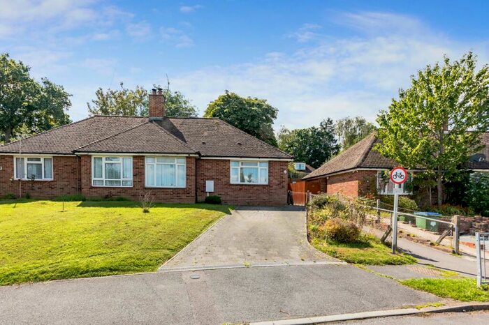 3 Bedroom Semi-Detached Bungalow For Sale In Deans Meadow, Barcombe, BN8