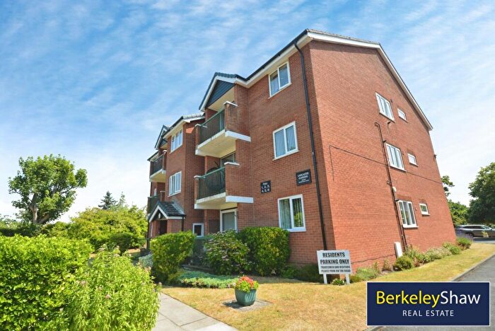 3 Bedroom Apartment For Sale In Lancaster Road, Southport, PR8