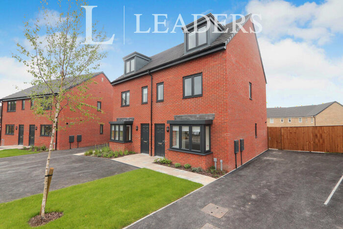 3 Bedroom Semi-Detached House To Rent In Limestone Avenue, Clay Cross, S45