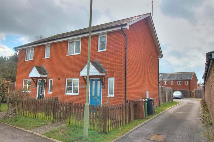 3 Bedroom Semi-Detached House To Rent In Nutburn Road, North Baddesley, Southampton, SO52