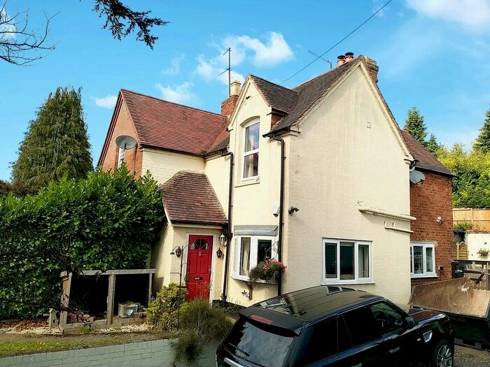 3 Bedroom Semi-Detached House For Sale In Bromsgrove Road, Belbroughton, Stourbridge, DY9