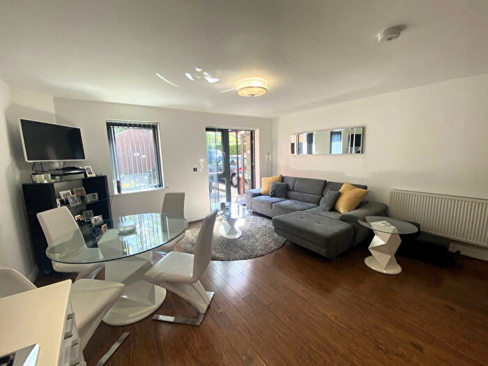 2 Bedroom Flat To Rent In Honeysuckle Court, Buckhurst Hill, IG9