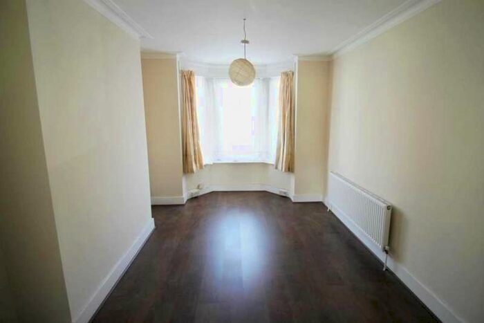 1 Bedroom Flat To Rent In One Bed Flat- Salisbury Road, Reading, RG30