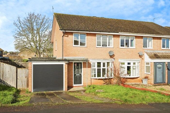 3 Bedroom Semi Detached House To Rent In Melbourne Close, Banbury, OX16