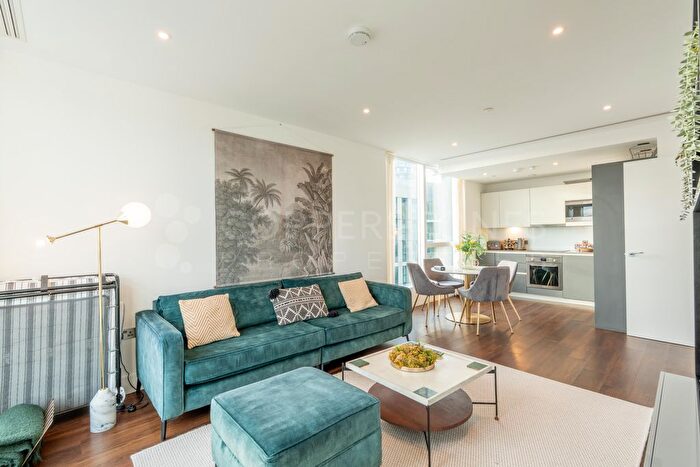 2 Bedroom Flat For Sale In Maine Tower, Harbour Way, London, E14