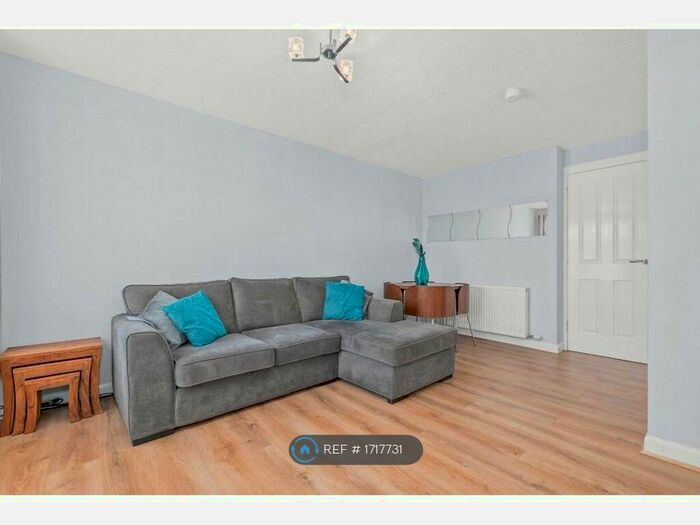 1 Bedroom Flat To Rent In Franchi Drive, Stenhousemuir, Larbert, FK5