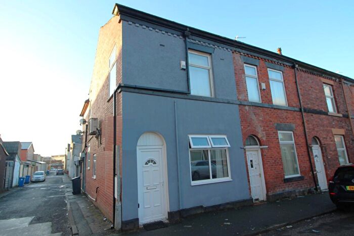 2 Bedroom Ground Maisonette To Rent In Vernon Street, Bury, BL9