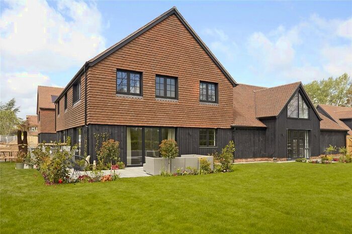 4 Bedroom Terraced House For Sale In Smalls Hill Road, Norwood Hill, Horley, Surrey, RH6