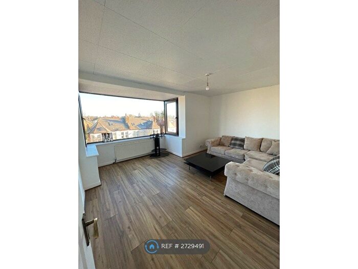 1 Bedroom Flat To Rent In Premier Lodge, London, N3