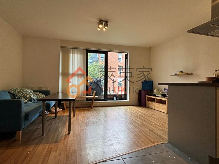 2 Bedroom Flat To Rent In Windsor Court, Mostyn Grove, London, E3