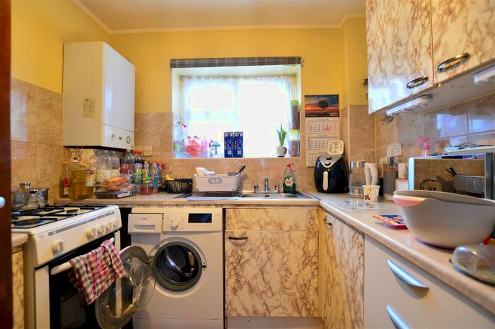 1 Bedroom Flat To Rent In Faraday Road, Slough, SL2