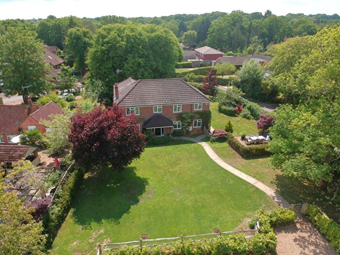 4 Bedroom Detached House For Sale In The Drive, Ifold, RH14