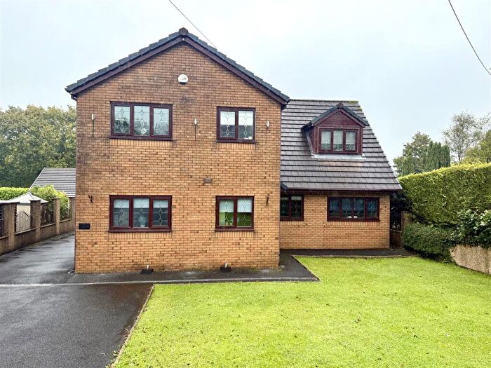 4 Bedroom Detached House For Sale In Cwmamman Road, Glanamman, Ammanford, SA18