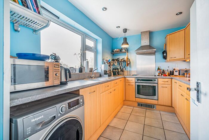 1 Bedroom Flat For Sale In Southcote Road, Reading, Berkshire, RG30