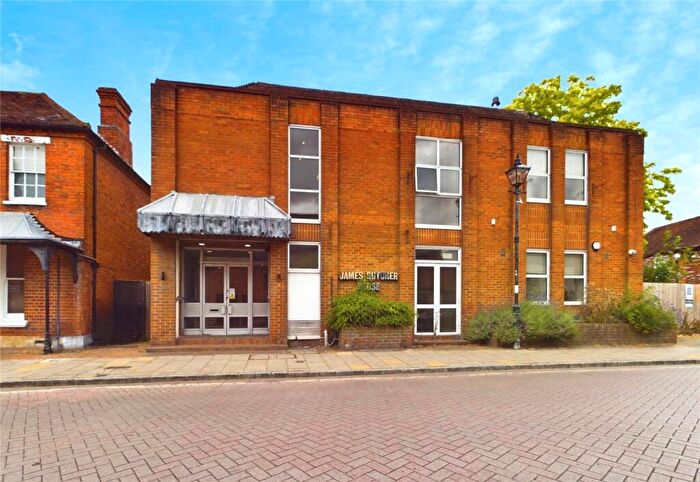 1 Bedroom Apartment To Rent In High Street, Theale, Reading, Berkshire, RG7