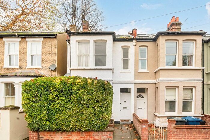 2 Bedroom Maisonette For Sale In Ramsay Road, Acton, W3