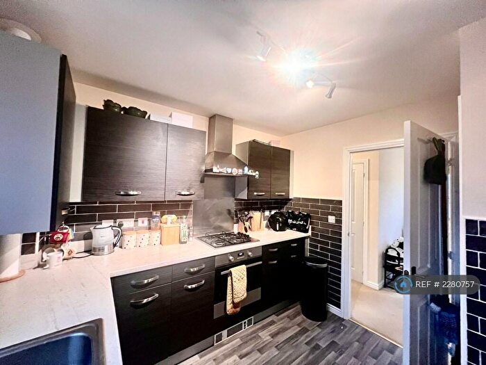 2 Bedroom Detached House To Rent In Malone Avenue, Swindon, SN25