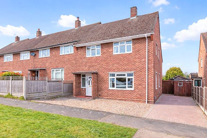 3 Bedroom Terraced House For Sale In Chilvers Bank, Baldock, SG7