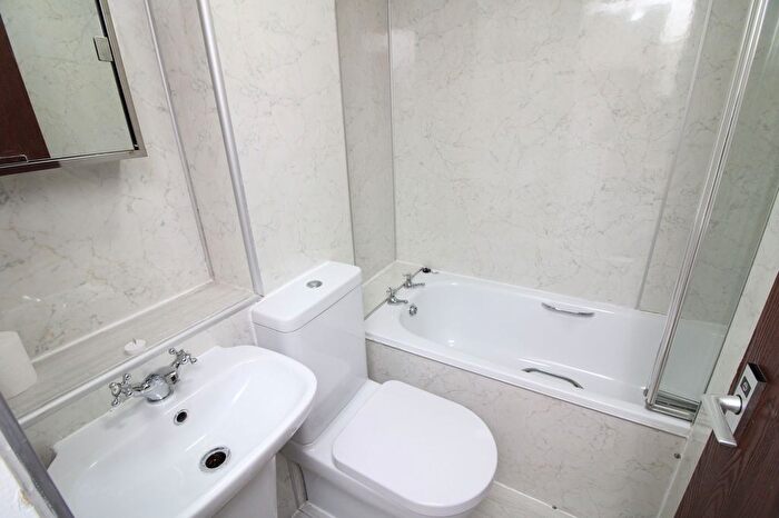 1 Bedroom Flat To Rent In Oakfield Drive, Dumfries, DG1