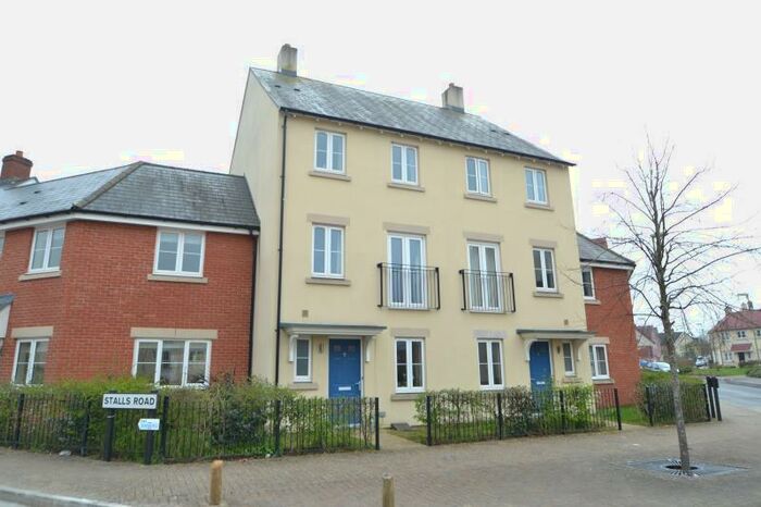 4 Bedroom Town House To Rent In Levy Road, Andover, SP11