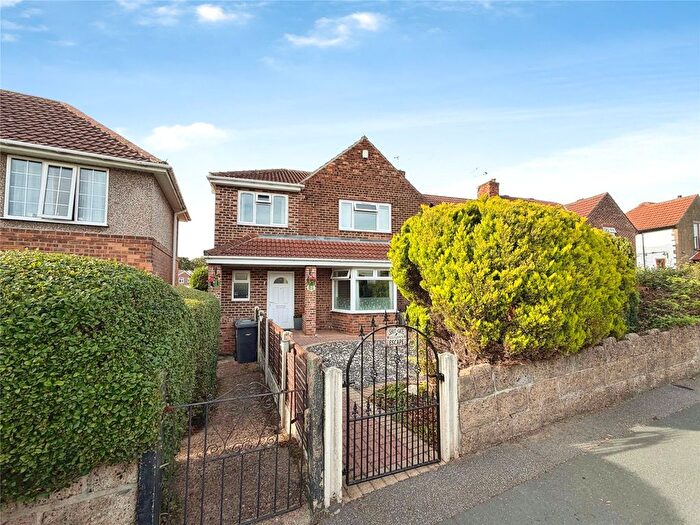 4 Bedroom End Of Terrace House For Sale In Mansfield Crescent, Armthorpe, Doncaster, South Yorkshire, DN3