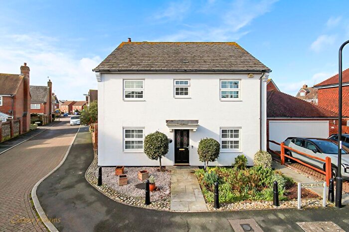 4 Bedroom Detached House For Sale In Roman Avenue, Angmering, BN16