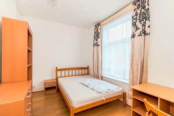 5 Bedroom House To Rent In Telephone Road, Southsea, Hampshire, PO4