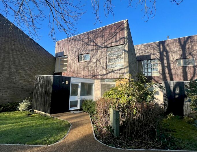 3 Bedroom Semi-Detached House To Rent In Westfield, Ashtead, KT21