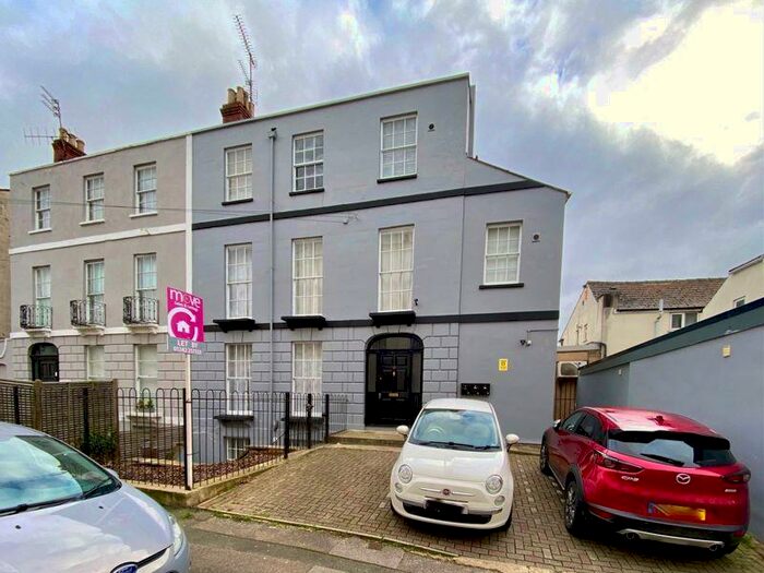 1 Bedroom Apartment To Rent In Grosvenor Street, Cheltenham, GL52