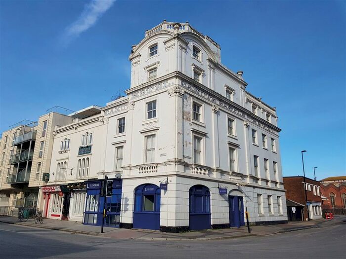 1 Bedroom Apartment To Rent In Royal Crescent Road Ocean Village Southampton, SO14