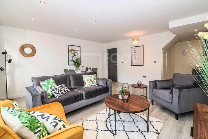 2 Bedroom Flat To Rent In Conditioning House, Cape Street, BD1