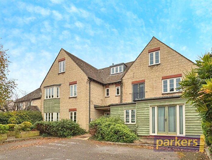 2 Bedroom Apartment To Rent In High Street, Witney, Oxfordshire, OX28