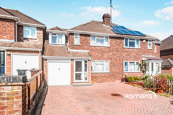 4 Bedroom Semi-Detached House To Rent In Hartsbourne Road, Earley, Reading, RG6