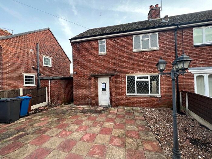 3 Bedroom Semi Detached House For Sale In Queensway, Royston, Barnsley, S71