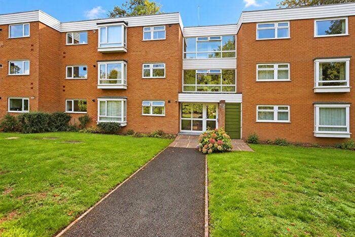 2 Bedroom Flat For Sale In White House Way, Solihull, B91