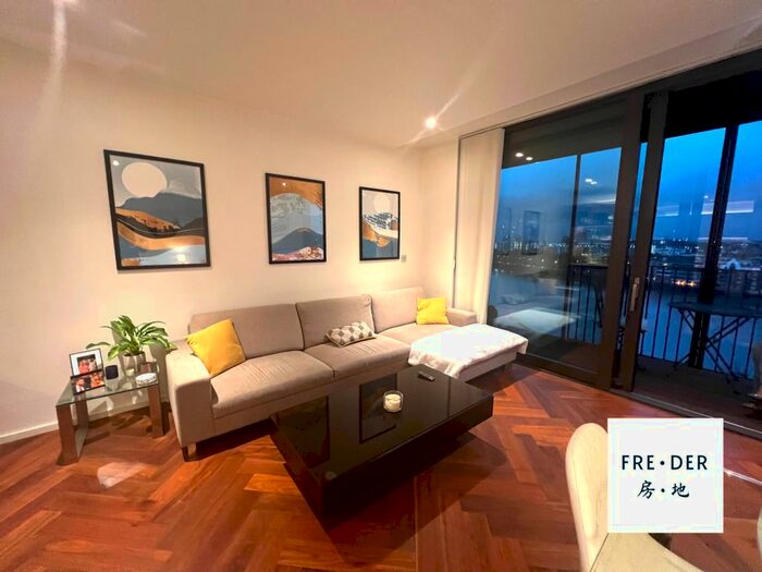 2 Bedroom Flat To Rent In Embassey Garden, Nine Elms, SW11