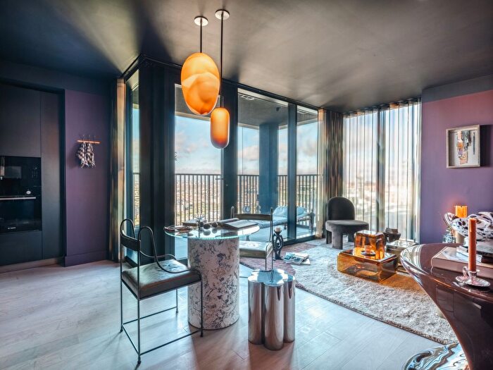 1 Bedroom Flat For Sale In The Hilight, Battersea, SW11