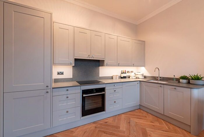 2 Bedroom Flat To Rent In Belsize Park Gardens, London, NW3
