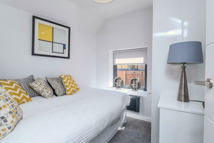 2 Bedroom Flat To Rent In Bridge Street, Winchester, Hampshire, SO23