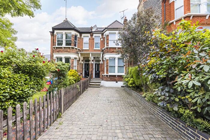 5 Bedroom Semi-Detached House To Rent In Glenluce Road London, SE3