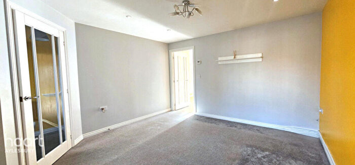 3 Bedroom Semi-Detached House To Rent In Laxton Road, Aylesbury, HP18