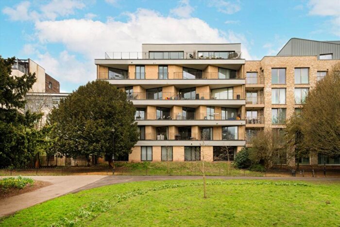 3 Bedroom Flat To Rent In Kilburn High Road, West Hampstead, NW6