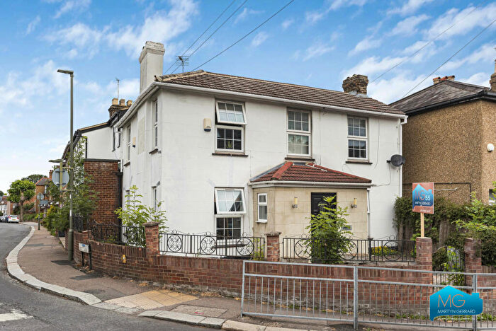 4 Bedroom Semi-Detached House To Rent In Church Lane, East Finchley, London, N2