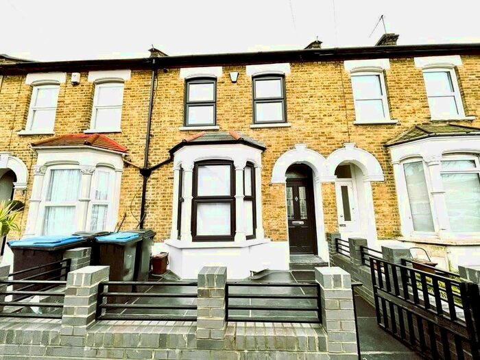 5 Bedroom Terraced House To Rent In Grosvenor Road, London, N9